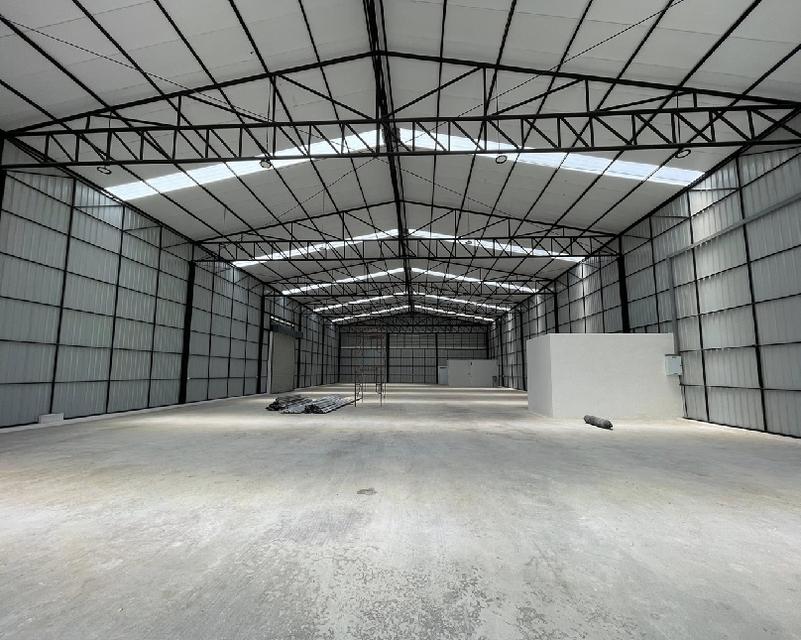 ให้เช่าโกดัง สภาพใหม่ พื้นที่โกดัง 857 ตารางเมตร / ซอยติวานนท์ ปากเกร็ด 34 ใกล้ Impact เมืองทองธานี 2