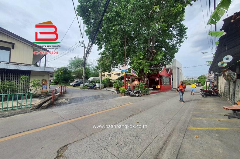 ทาวน์เฮาส์ ซอยประชาชื่น 6 แยก 5 เนื้อที่่ 20.3 ตรว. บางซื่อ กรุงเทพมหานคร