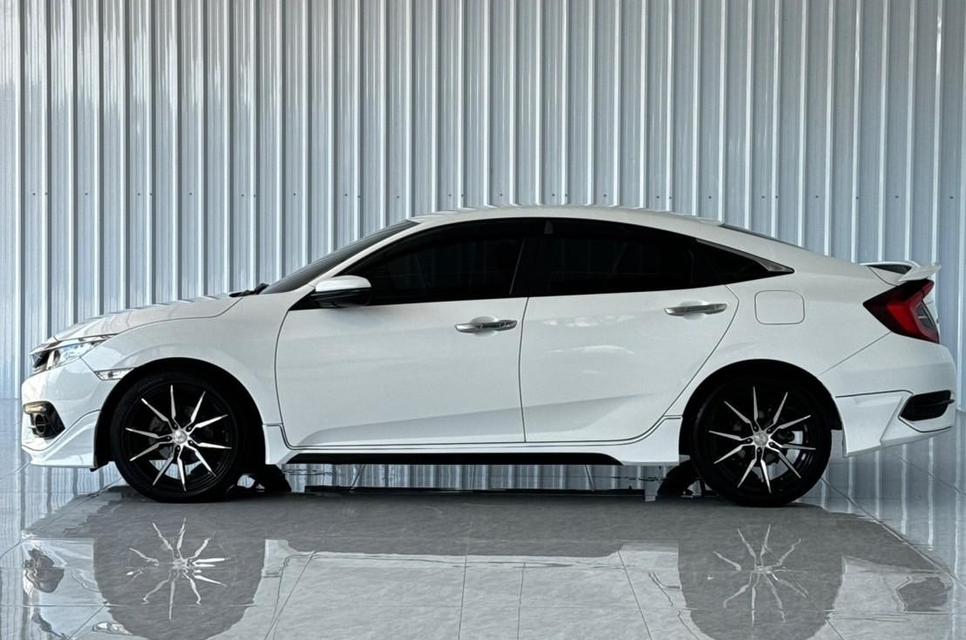 Honda Civic FC 1.8EL เบนซิน เกียร์ออโต้  ปี2017 6