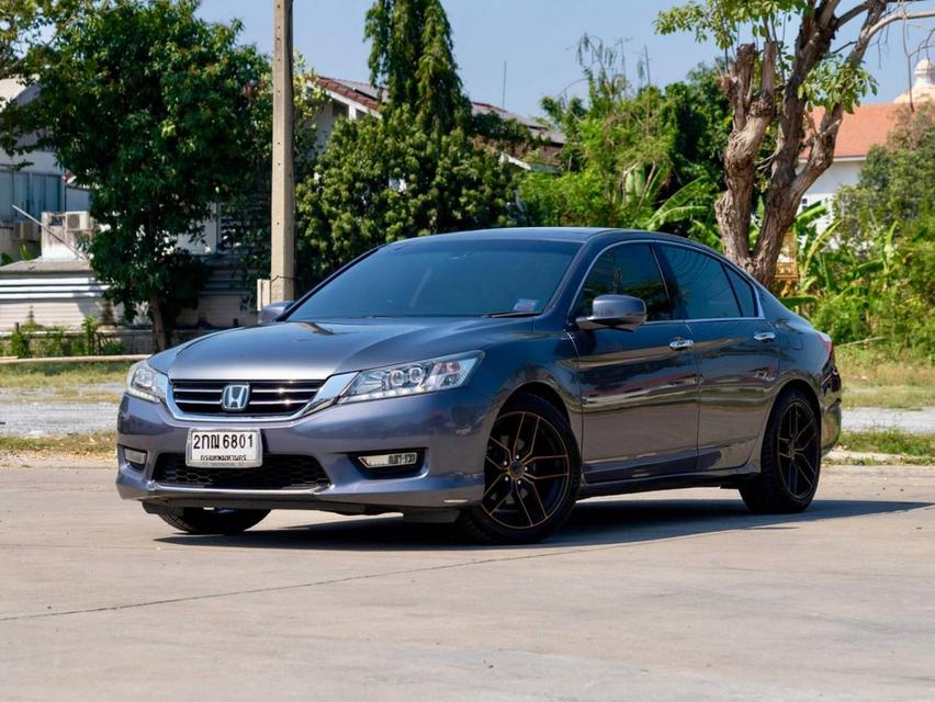 HONDA Accord 2.4 Tech Sunroof TOP 2013 รถสวยน่าใช้ คุ้มๆเกินราคาแน่นอนครับ