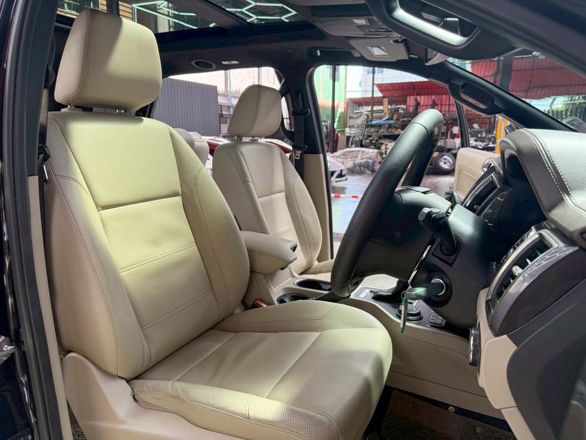 รถครอบครัวดุดันไม่เกรงใจใคร ออพชั่นจัดเต็ม  FORD EVEREST 3.2 TITANIUM+ 4WD ปี2016 ตัวท็อปสุดของรุ่น  13