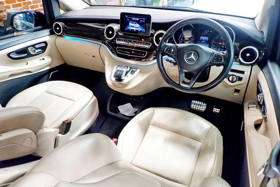 Mercedes-Benz V 250 d  7 ที่นั่งป้ายขาวดำ ปี 2017 10