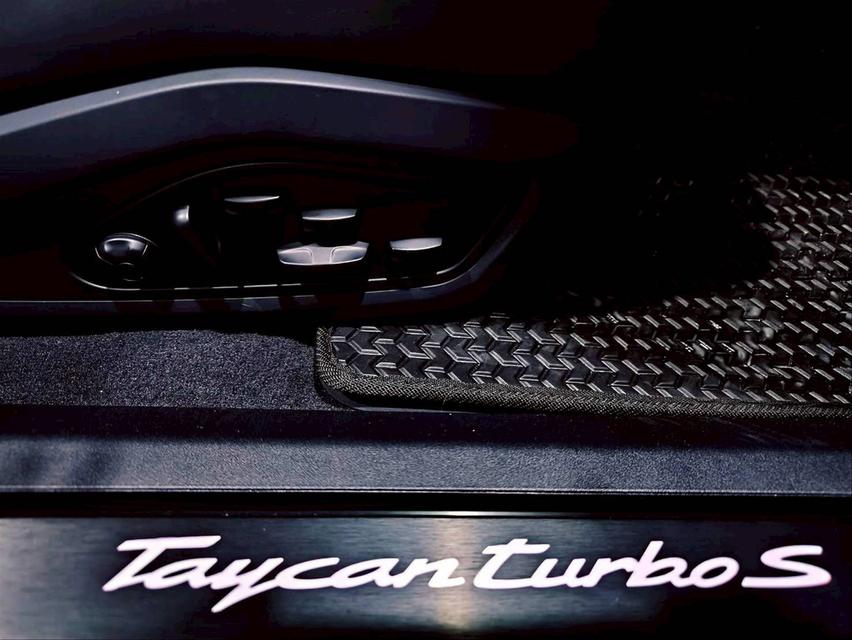 รหัสรถ KPV8255 2021 Porsche Taycan Turbo S 15