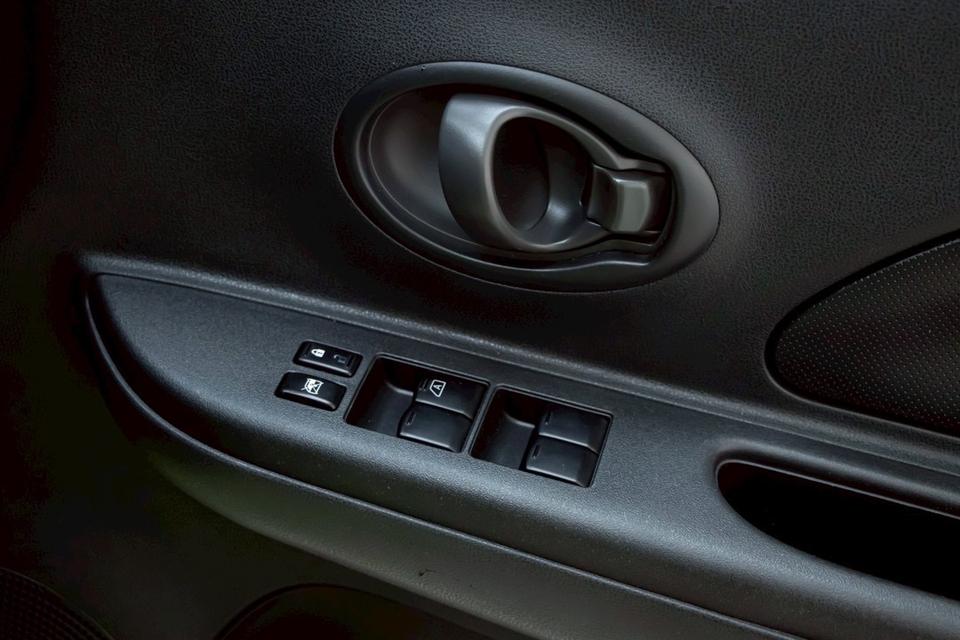 รหัสรถ 2B194 MARCH : 1.2 E 2010 12