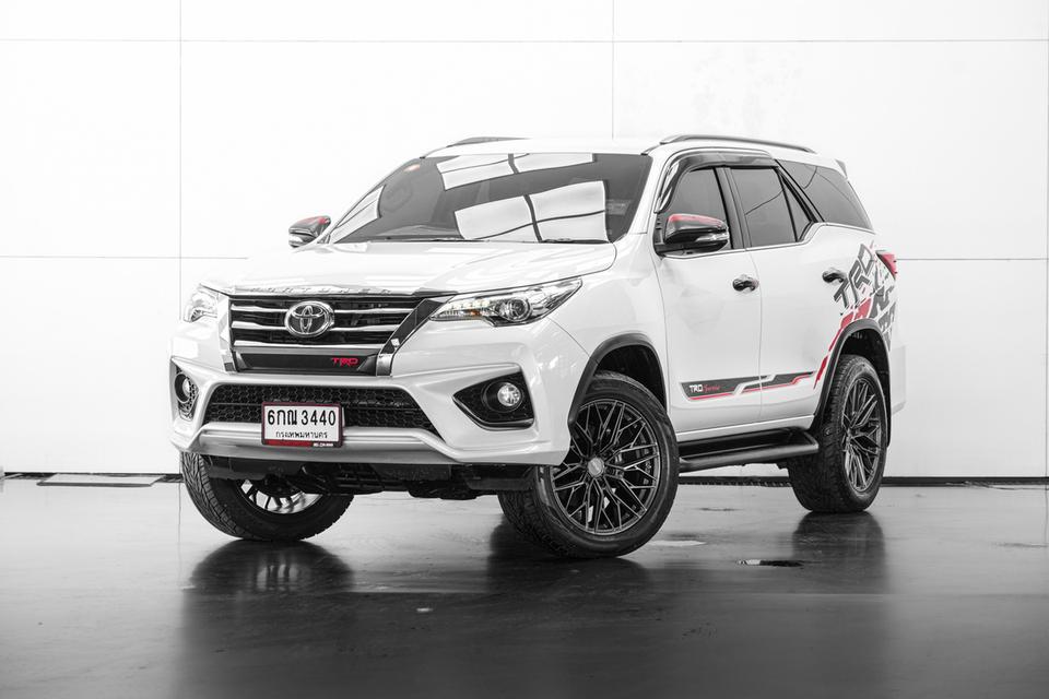 2016 Toyota Fortuner 2.8 TRD Sportivo 4WD SUV AT สีขาว ไมล์ 140764 กม.