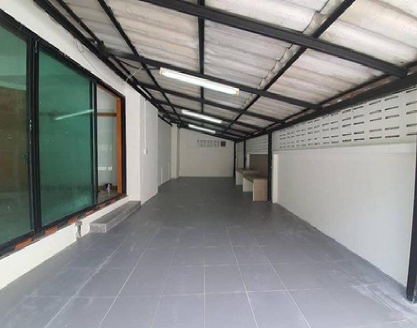 ให้เช่าอาคาร / Home Office 4.5 ชั้น ย่านทาวน์อินทาวน์ ถนนศรีวรา / หลังใหญ่ 122 ตารางวา / แอร์ 7 เครื่อง / จอดรถ 7 คัน 8