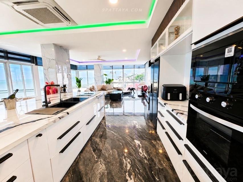 For Rent 200sqm — Luxury Beachfront Condo at Musselana Jomtien condo on Jomtien Beach with direct beach access. Just 0 steps to the sea 5