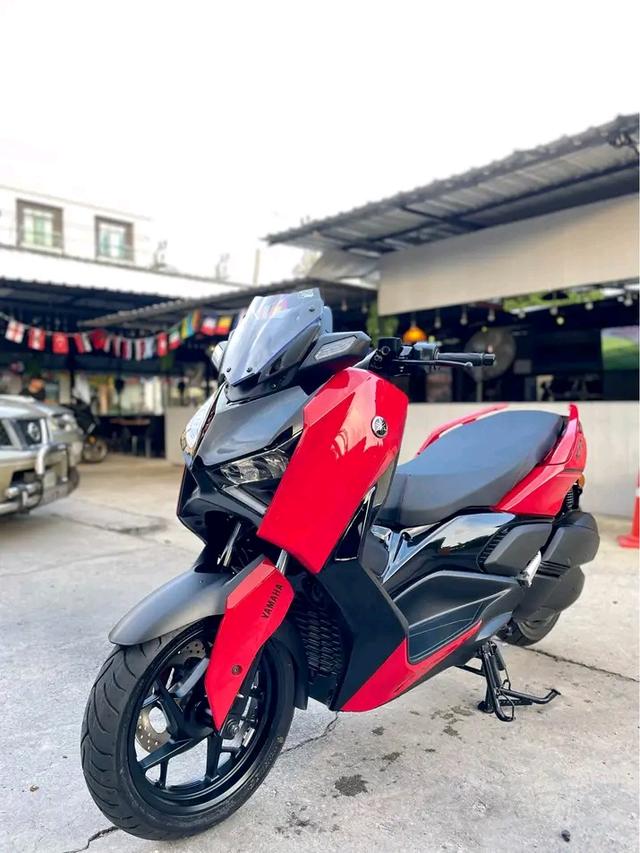 Yamaha XMAX สีแดงดำ 3