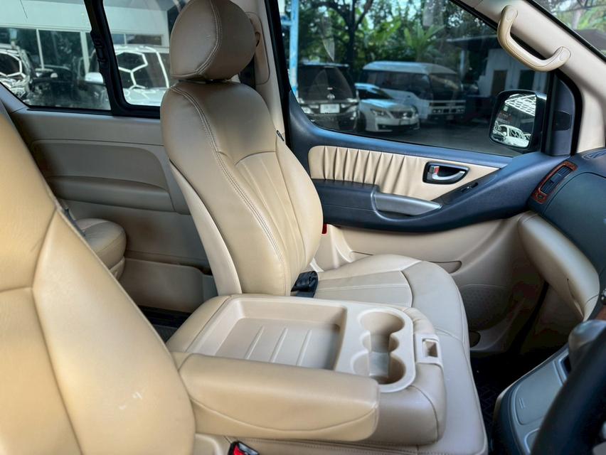 Hyundai H-1 รถสวยพร้อมใช้งาน 8