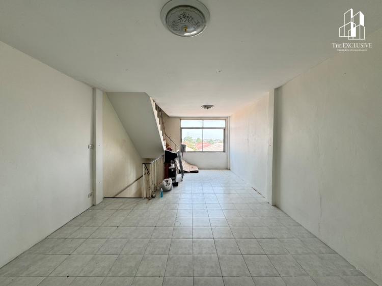 อาคารพาณิชย์ 3 ชั้น หมู่บ้านศิริวรรณ ชวนชม ถนนเมน บางกรวย–ไทรน้อย ราคาต่ำกว่าประเมิน ทำเลดี เหมาะทำสำนักงานหรือค้าขาย 3