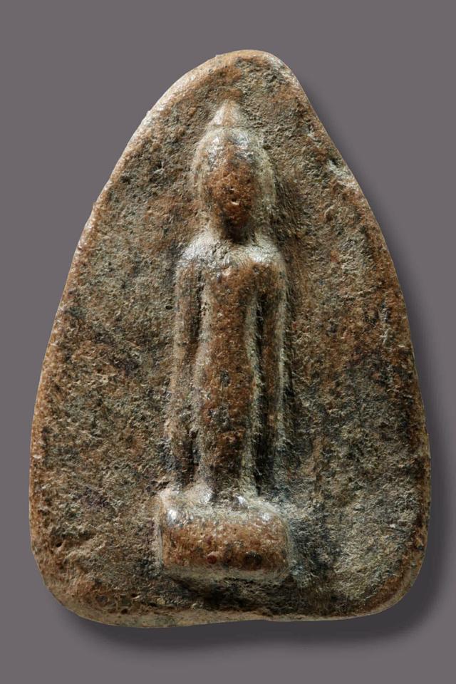 พระเปิดโลกยืนตอ เปิดให้บูชาจ้า