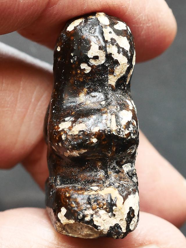 พระปิดตาหลวงพ่อทองสุข วัดสะพานสูง พิมพ์ชลูด....เก่า เนื้อจัดๆ 8