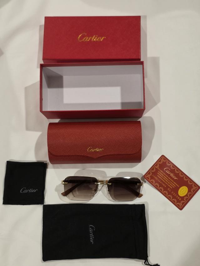 แว่นตา คาเทียร์ Cartier สวยเดิมๆ พร้อมกล่องสภาพใหม่ๆ ขายตามสภาพ พร้อมส่ง
