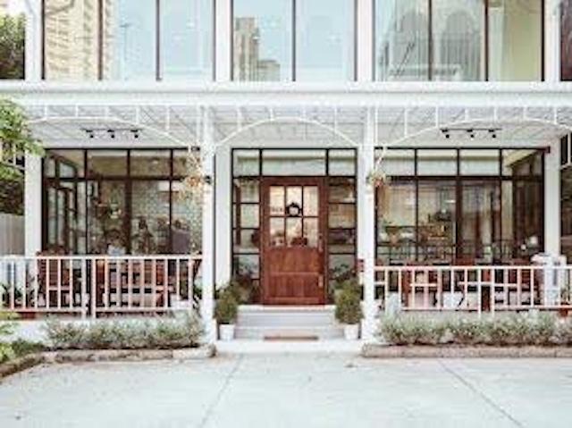 ให้เช่าอาคารพาณิชย์ 2 ชั้น 200 ตร.ม. ซอยเอกมัย 24 เหมาะทำธุรกิจ ใกล้ BTS เอกมัย 1