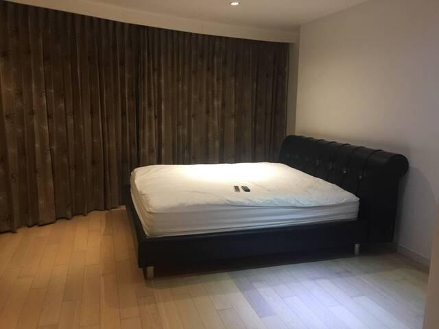 Condo for rent 3 bedrooms prime location in Thonglor 3