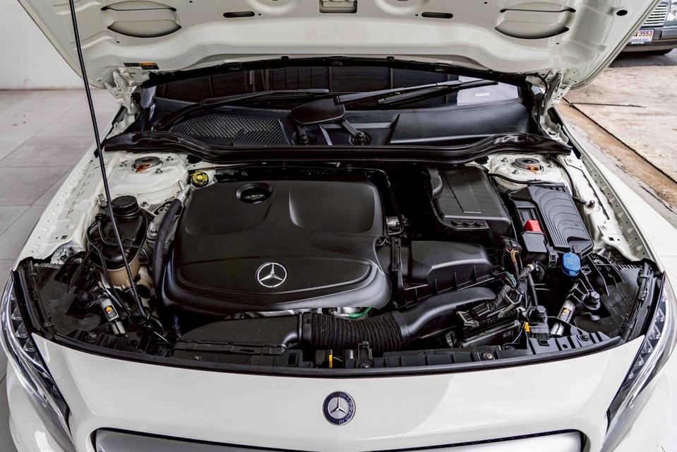 รหัสรถ NP1673 รุ่นรถ : BENZ GLA200ปีรถ : 2015 18