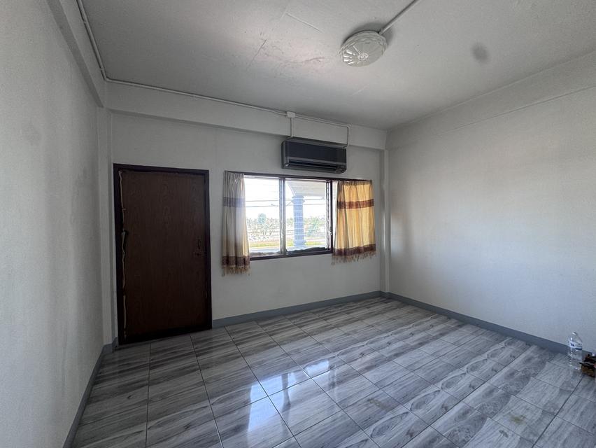 อาคารพาณิชย์ ลำปลายมาศ 13