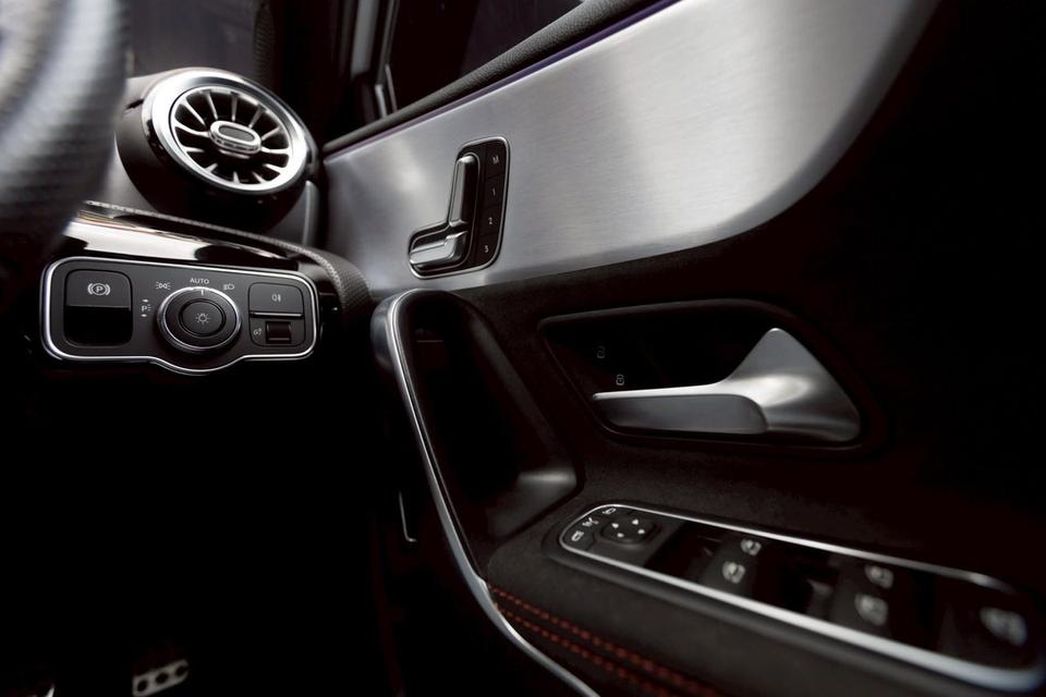 Benz A200 auto ไมล์ 71000 km โทร.0922639576 เอ๋ 17