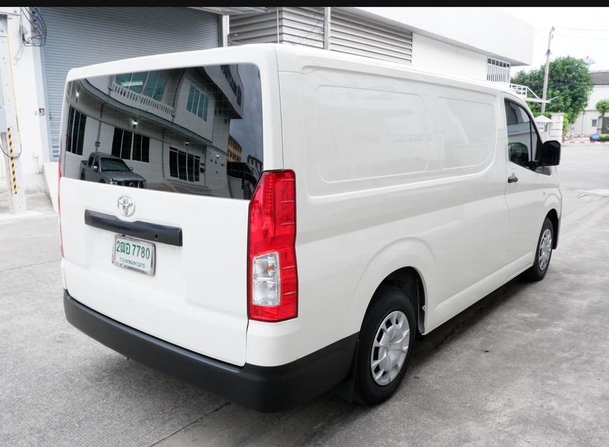 Toyota HIACE 2.8 MT Eco Van 202020