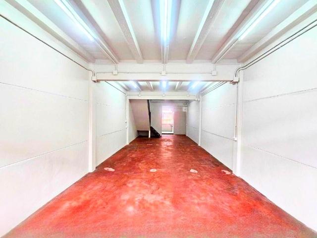 บรรทัดทอง ให้เช่าอาคาร 3 ชั้นสุดพิเศษ ใหม่ 180ตร.ม. BTSสยาม 1.8กม. ทำเลทอง ติดถนนใหญ่ จุฬาลงการณ์ 14-20 สามย่าน มิตรทาวน 3