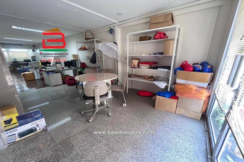 ให้เช่า ทาวน์โฮม หมู่บ้าน พรเพ็ญเพลส เนื้อที่ 26 ตรว. ซอยเศรษฐศิริ 2 ใกล้โรงพยาบาลวิชัยยุทธ ถนนพระราม 6 แขวงสามเสนใน เขตพญาไท กรุงเทพมหานคร