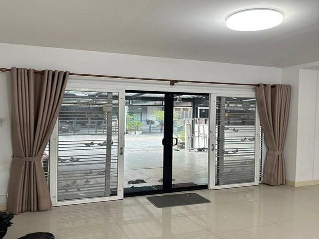 ให้เช่า ทาวน์โฮม 3 ชั้น ซอยลาดพร้าว 126 โครงการ เดอะ คอนเนค อัพ3 ใกล้ รถไฟฟ้าสายสีเหลือง ใกล้ The Mall บางกะปิ 2