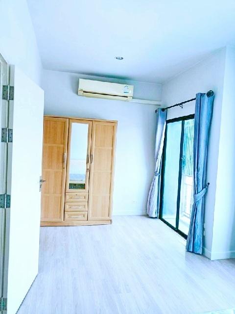 ตลาดเจโม ทาวน์เฮ้าส์หลังมุม 3 นอน 2 น้ำ 2 ชั้น รร.นานาชาติแพน-เอเชีย 2.7 กม. ตลาดนัมเบอร์วัน ราม2 ทุ่งเศรษฐี พร้อมเฟอร์