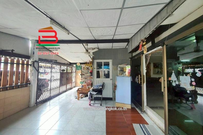 บ้านเดี่ยว หมู่บ้าน ปิ่นเจริญ 1 (ซอยสรณคมน์ 19) เนื้อที่ 30 ตรว. ใกล้สนามบินดอนเมือง ถนนสรงประภา แขวงสีกัน เขตดอนเมือง กรุงเทพฯ 5
