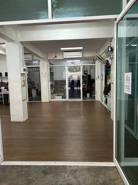 ให้เช่าพื้นที่สำนักงานเขตราชเทวี อาคาร 3 ห้อง เฉพาะชั้นล่าง พื้นที่ 100 ตรม. ถ.พระราม 6 ใกล้ประตูนํ้ากับตลาดโบเบ้ 5