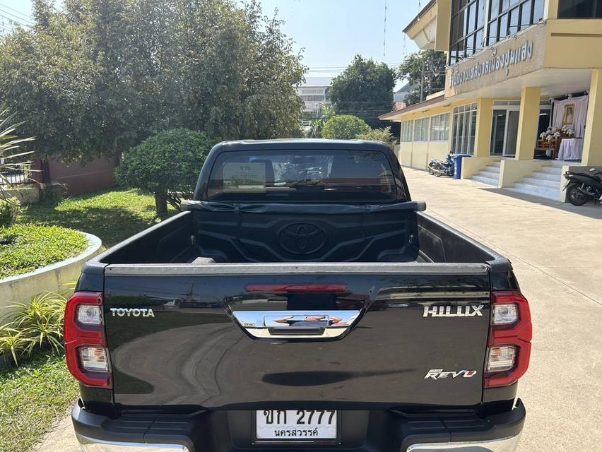 รถกระบะสี่ประตู โตโยต้า รุ่นรีโว พรีรันเดอร รูปที่ 3