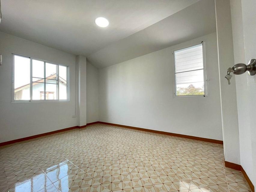 🏡 บ้านเดี่ยวสองชั้น รีโนเวทใหม่ ทำเลสันกำแพง 📍 หมู่บ้านเงียบสงบ ใกล้ย่านเศรษฐกิจ 8