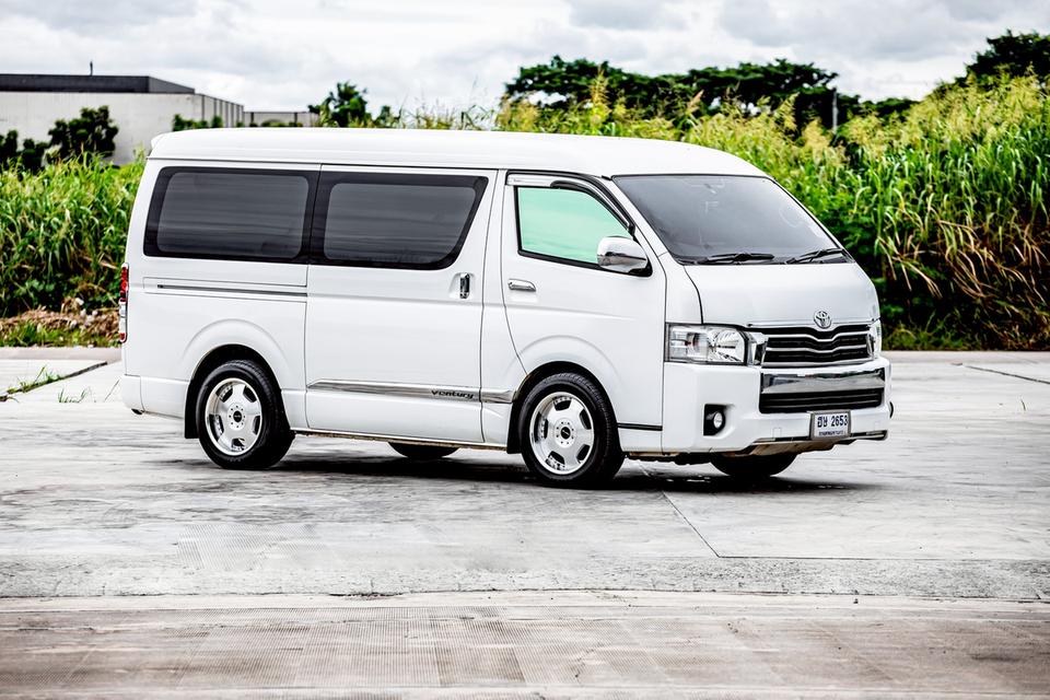 TOYOTA VENTURY 2.7G ปี 2017 เกียร์ Auto สีขาว