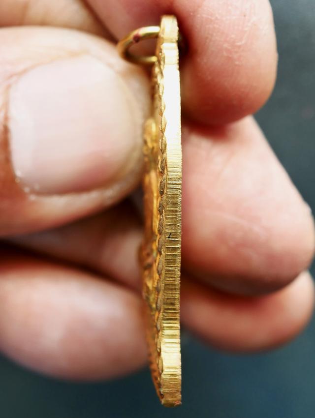 เหรียญหล่วงพ่อเกษม งานยกช่อฟ้า วัดอัมพวา ปี 2517...เก่า เดิมๆ 8