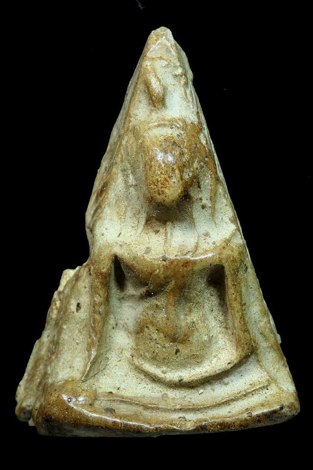 พระนางพญา เปิดให้บูชาจ้า