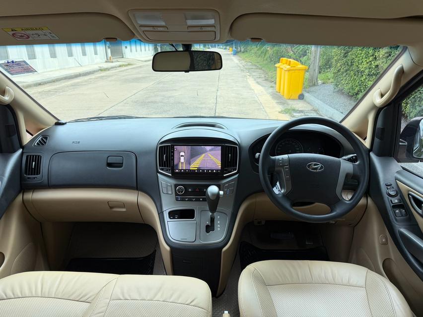 2017 HYUNDAI H1, ELITE โฉม MMC (สีดำ รูปที่ 10
