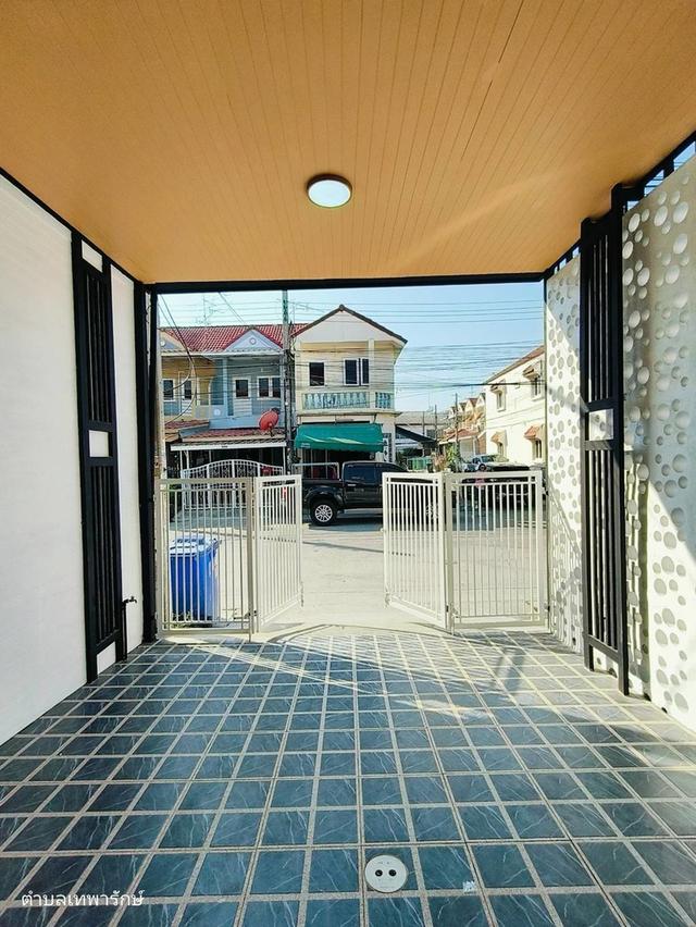 ทาวน์เฮาส์รีโนเวทใหม่ ทำเลเทพารักษ์ ใกล้ถนนใหญ่