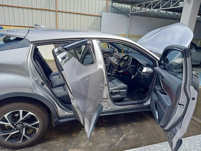 ขายรถ Toyota C-HR 1.8 Mid ปี 2020 วิ่งน้อย