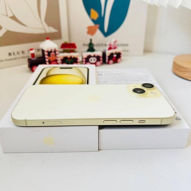 iPhone 15 สีเหลือง 3