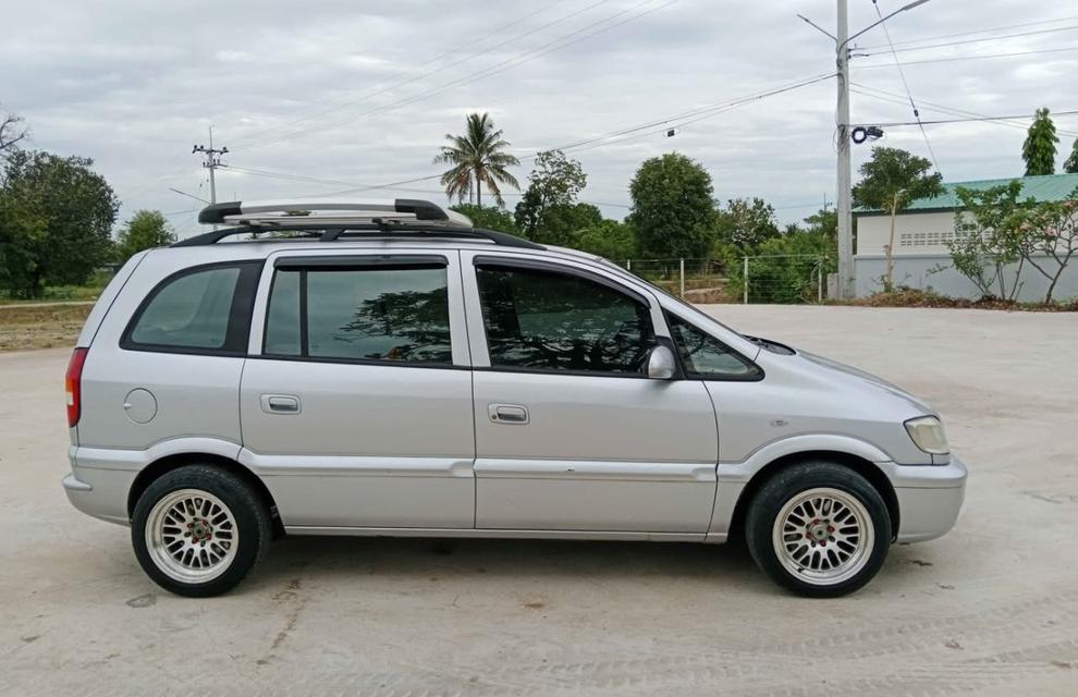 Chevrolet Zafira ปี 2000 4