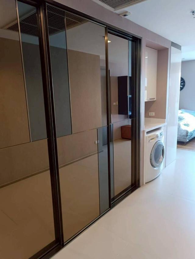 Sale / Rent​ Luxury condo HQ  Sukhumvit 55. Size : 100 square metres Floor : 30 2 bedrooms 2 bathrooms Fully furnished Sale with tenants 3