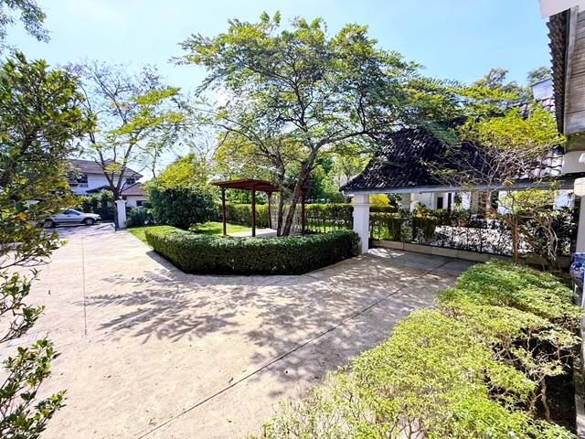 ซอยเสรีไทย 51-61 4นอน ให้เช่าคฤหาสน์ Pool Villa 3ชั้น 200ตารางวา Chocolate Ville 2.1 กม. 1,200ตรม. 3น้ำ มีอ่างน้ำวน สนาม 4