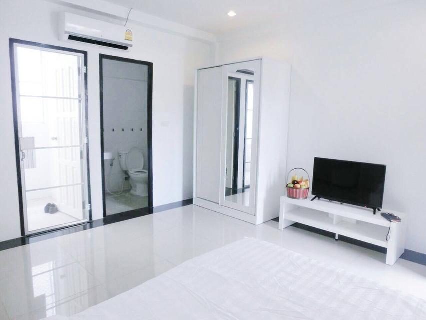 ขายด่วน หอพัก 3 ชั้น 26 ห้องพัก + 1 ออฟฟิศ ใจกลางเมืองเชียงราย (โซนบ้านดู่) ทำเลทองนักศึกษา-คนทำงาน รายได้นิ่ง Yield 6% ต่อปี! 10