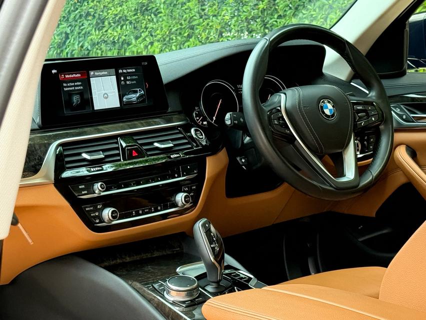 2018 BMW 520D SPORT LINE รถมือเดียวออกป้ายแดง รถวิ่งน้อย เข้าศูนย์ตลอด รถไม่เคยมีอุบัติเหตุครับ 12