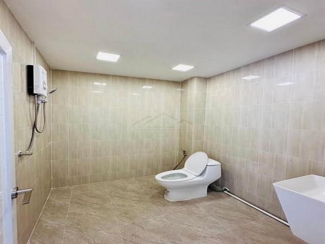 PB5689 ให้เช่าบ้าน สไตล์โมเดิร์น ย่านสาทร พระราม3 ซอยจันทร์32 จอดรถในบ้านได้ 1-2 คัน ทำเลใกล้ เอเชียทีค Central พระราม3 6