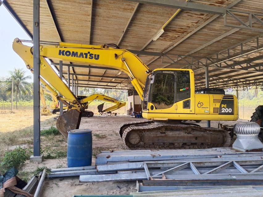 ขายรถขุดแบคโฮ ยี่ห้อ KOMATSU PC200-8M0