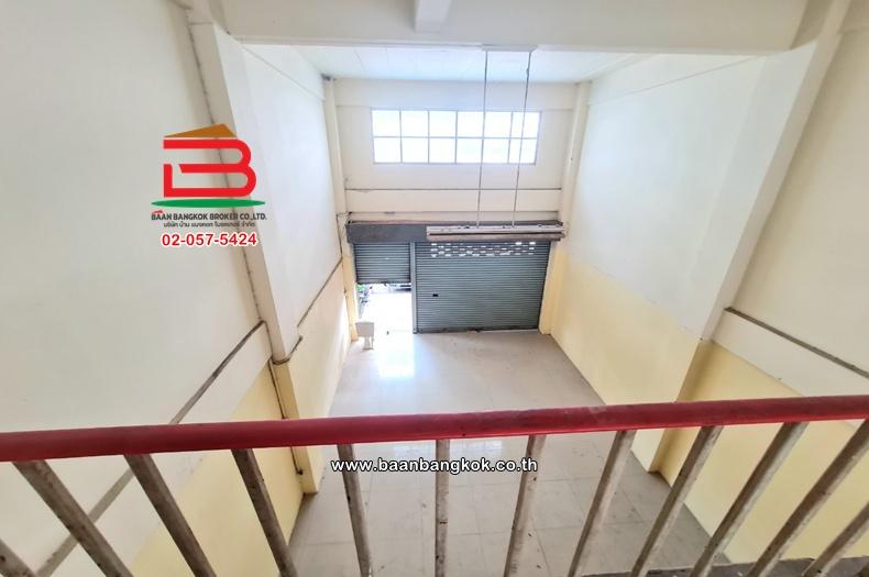 อาคารพาณิชย์ เนื้อที่ 17.4 ตร.ว. หมู่บ้านขวัญนนท์ (ซอยประชาราษฎร์ 9/1) ถนนประชาราษฎร์ ตำบลสวนใหญ่ อำเภอเมืองนนทบุรี นนทบุรี 8