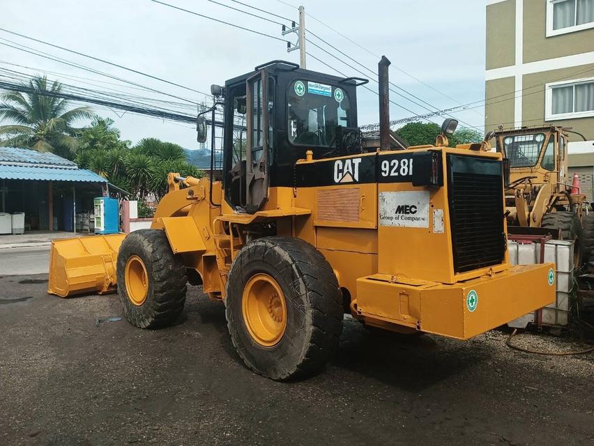 รถตัก Caterpillar 928F สีเหลือง 2