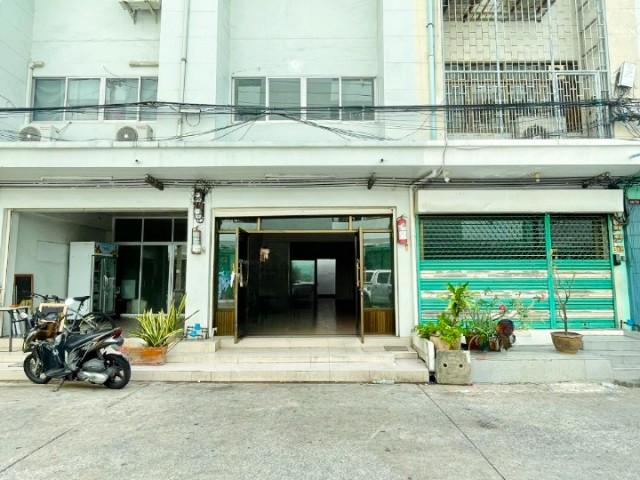 สุขุมวิท71 BTSพระโขนง457ม. ให้เช่าตึกแถว 5 ชั้น พร้อมดาดฟ้ามีหลังคา Cloud Kitchen 18ตร.ว. 250ตร.ม. ตลาดพระโขนง 300 ม. 2