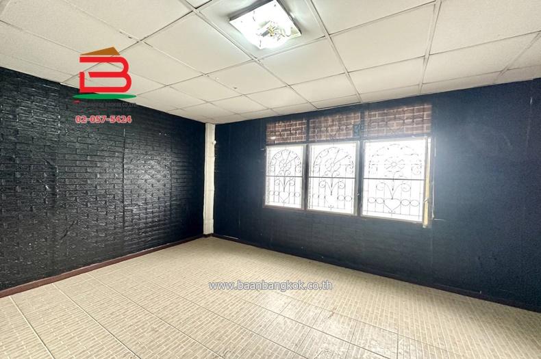 ทาวน์เฮาส์ หมู่บ้าน วังวราเวศน์ 3 เนื้อที่ 24.9 ตรว. ซอยรามอินทรา 14 แยก 5 8