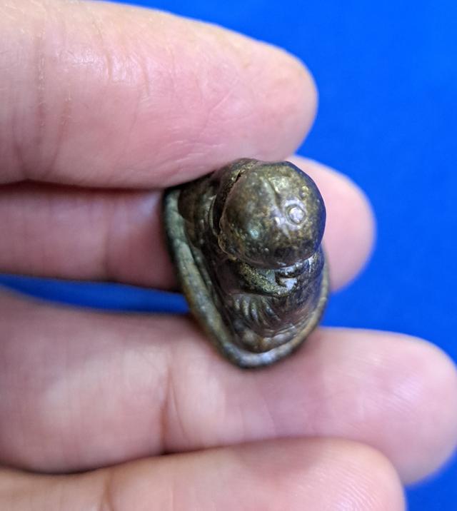 หลวงพ่อเงินรุ่นปืนแตกปี 2528